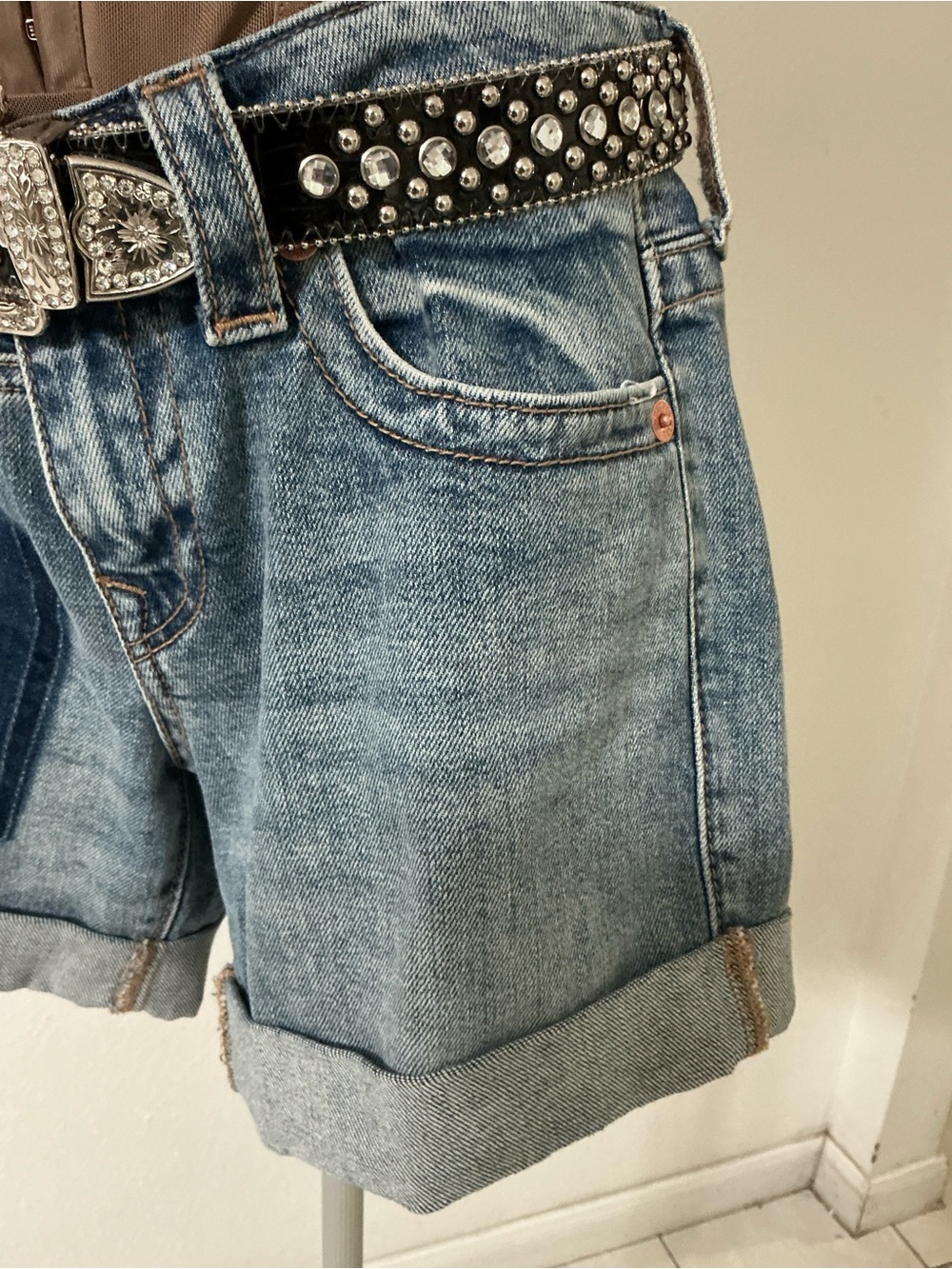 True Religion Jayde Mid Rise Classic Denim Shorts Cuffed Blue 26 - Picture 6 of 13